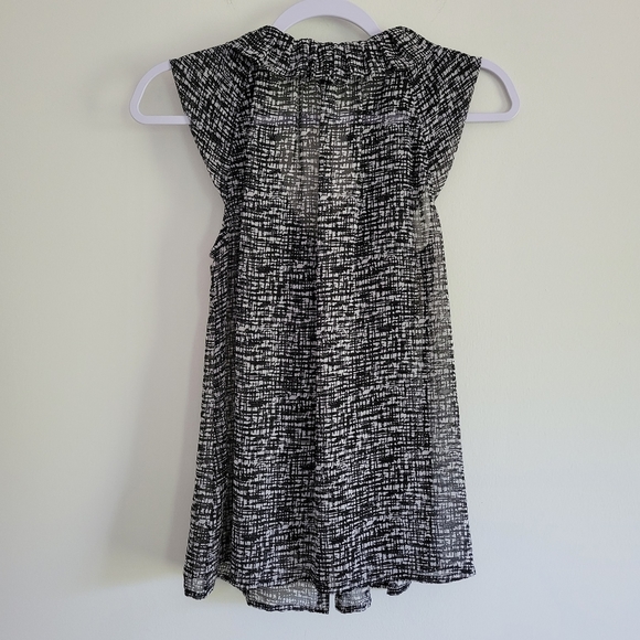 Banana Republic Sleeveless Ruffle Front Tie Sheer Blouse‎ Top M - Picture 3 of 8